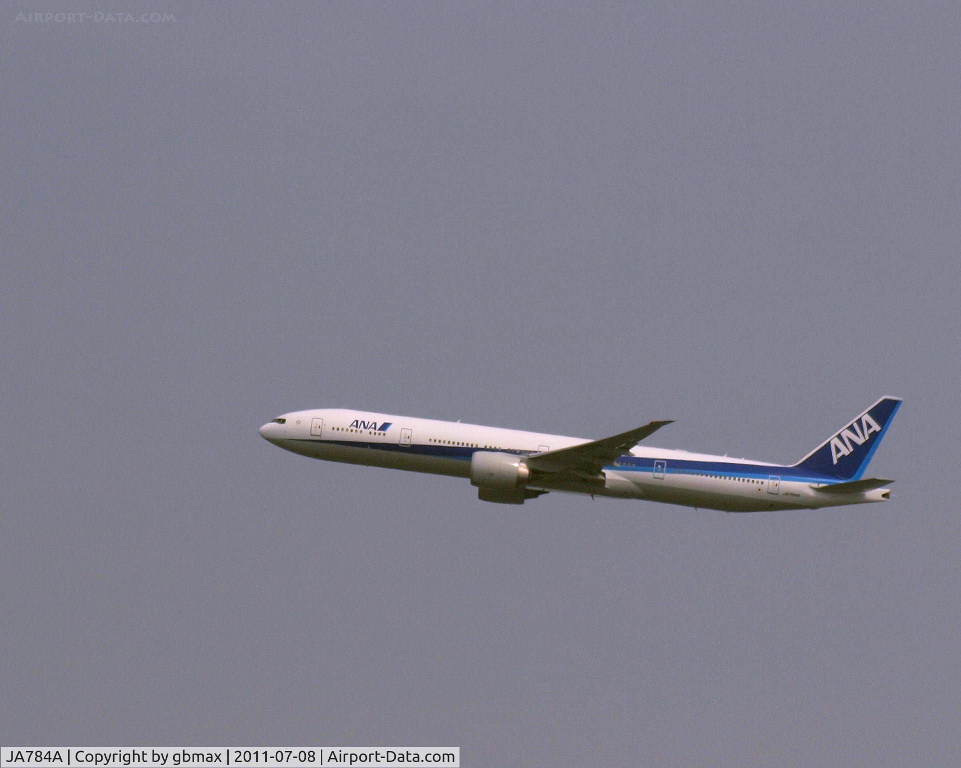 JA784A, 2009 Boeing 777-381/ER C/N 37950, Flying @ ~3,500 feet high, going to a landing at JFK
