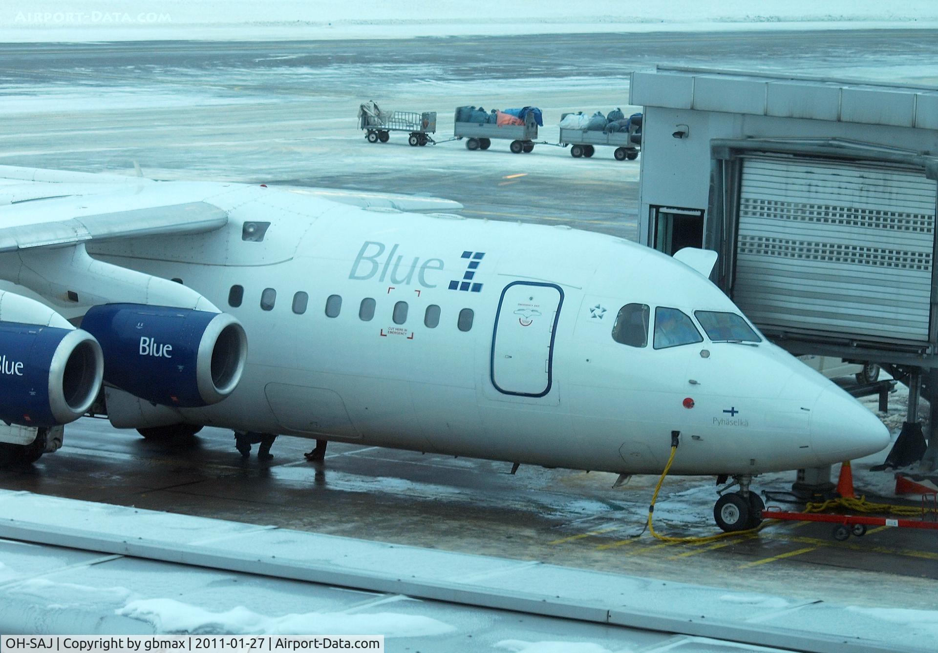 OH-SAJ, 2001 BAE Systems Avro 146-RJ85 C/N E.2388, @ Helsinki Airport