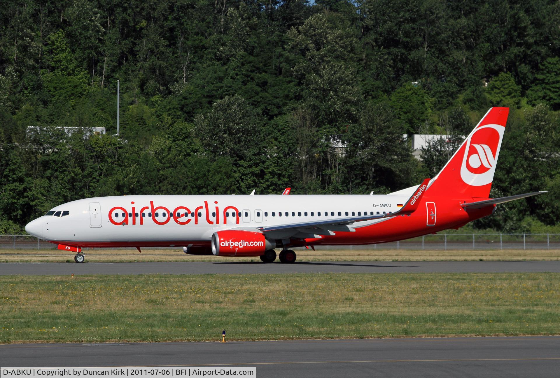 D-ABKU, 2011 Boeing 737-86J C/N 37744, Leaving on delivery flight to Germany