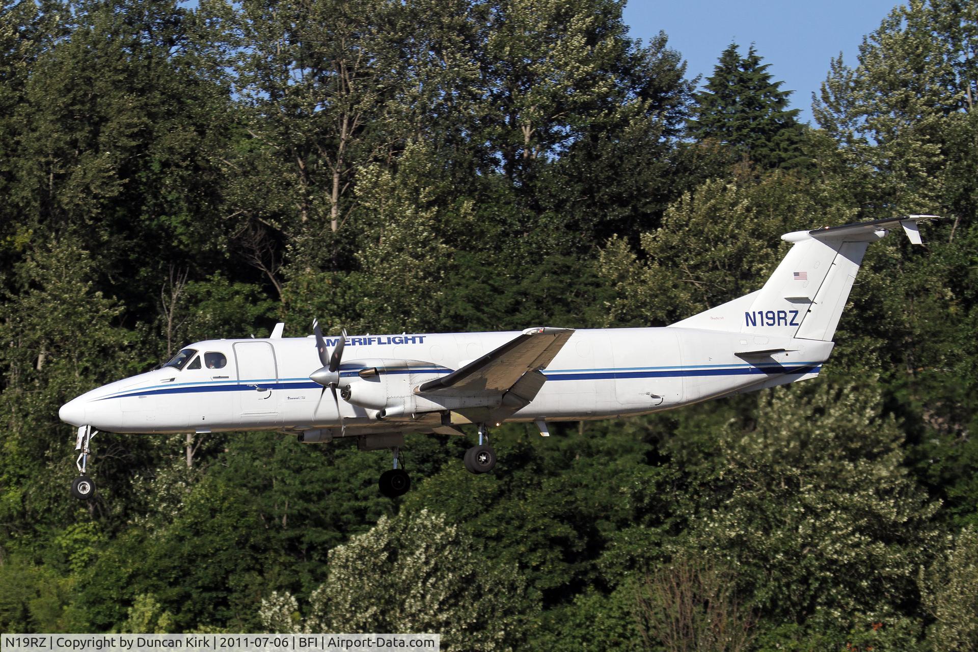 N19RZ, 1989 Beech 1900C C/N UC-75, On finals inbound from Bellingham