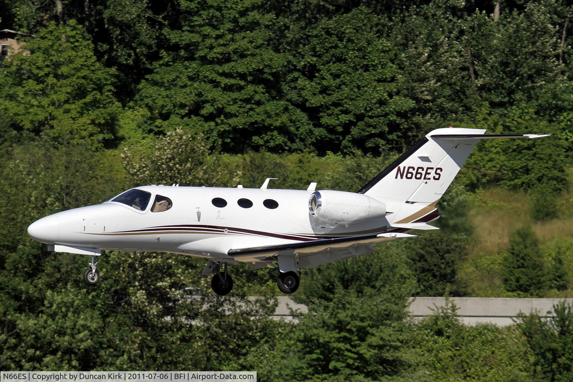 N66ES, 2008 Cessna 510 Citation Mustang C/N 510-0110, A great backdrop for photography