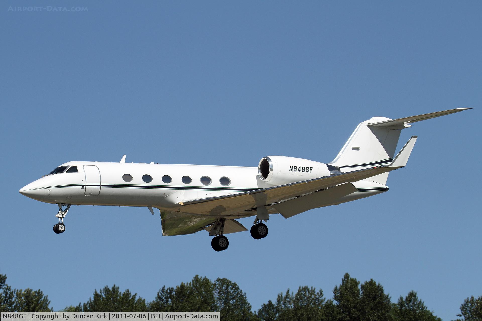 N848GF, 1989 Gulfstream Aerospace G-IV C/N 1107, On finals for BFI