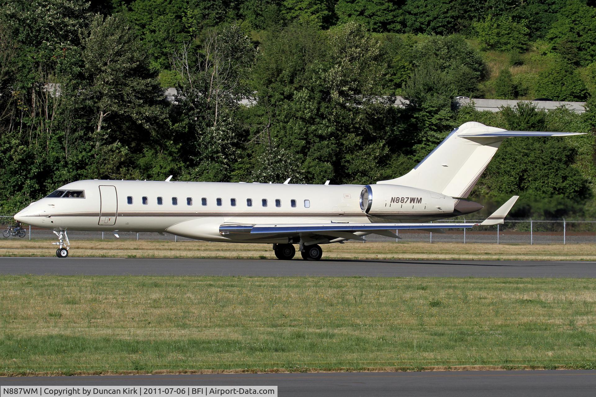 N887WM, 1999 Bombardier BD-700-1A10 Global Express C/N 9041, Bill Gates's Global Express