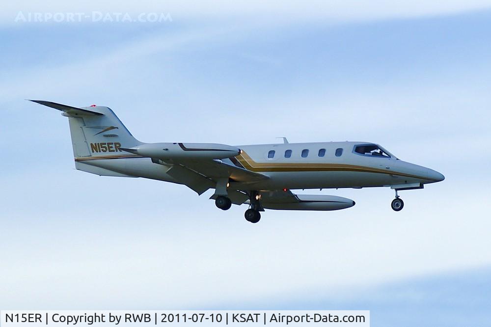 N15ER, 1979 Gates Learjet 25D C/N 267, Landing 12R