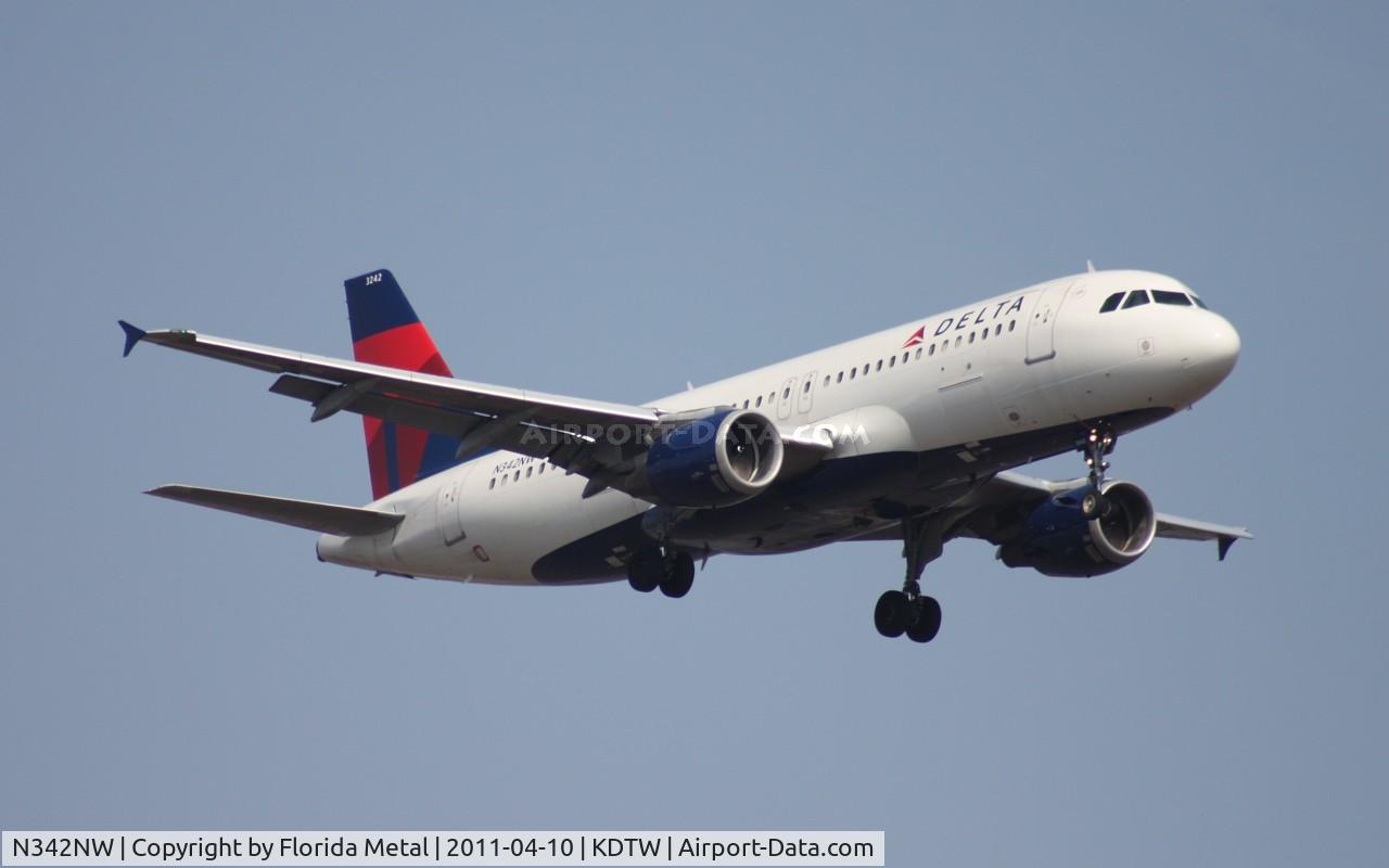 N342NW, 1993 Airbus A320-212 C/N 381, Delta A320