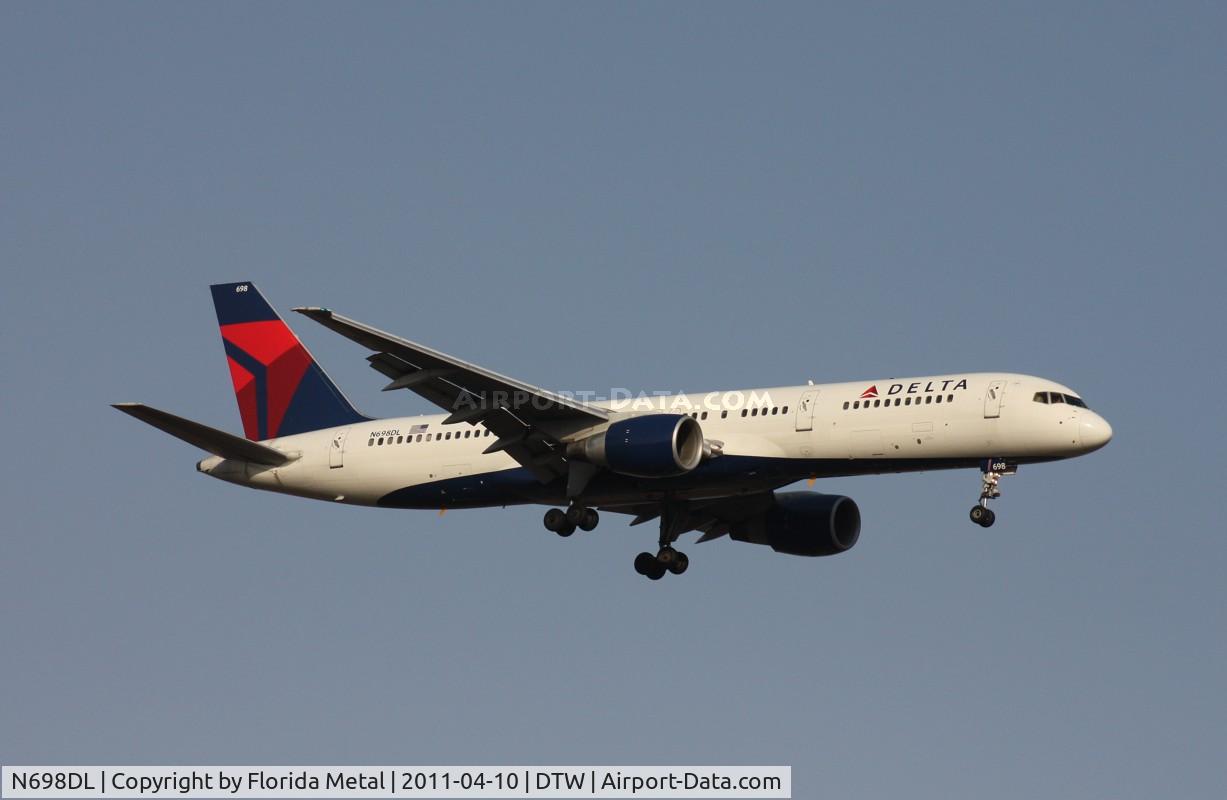 N698DL, 1999 Boeing 757-232 C/N 29911, Delta 757
