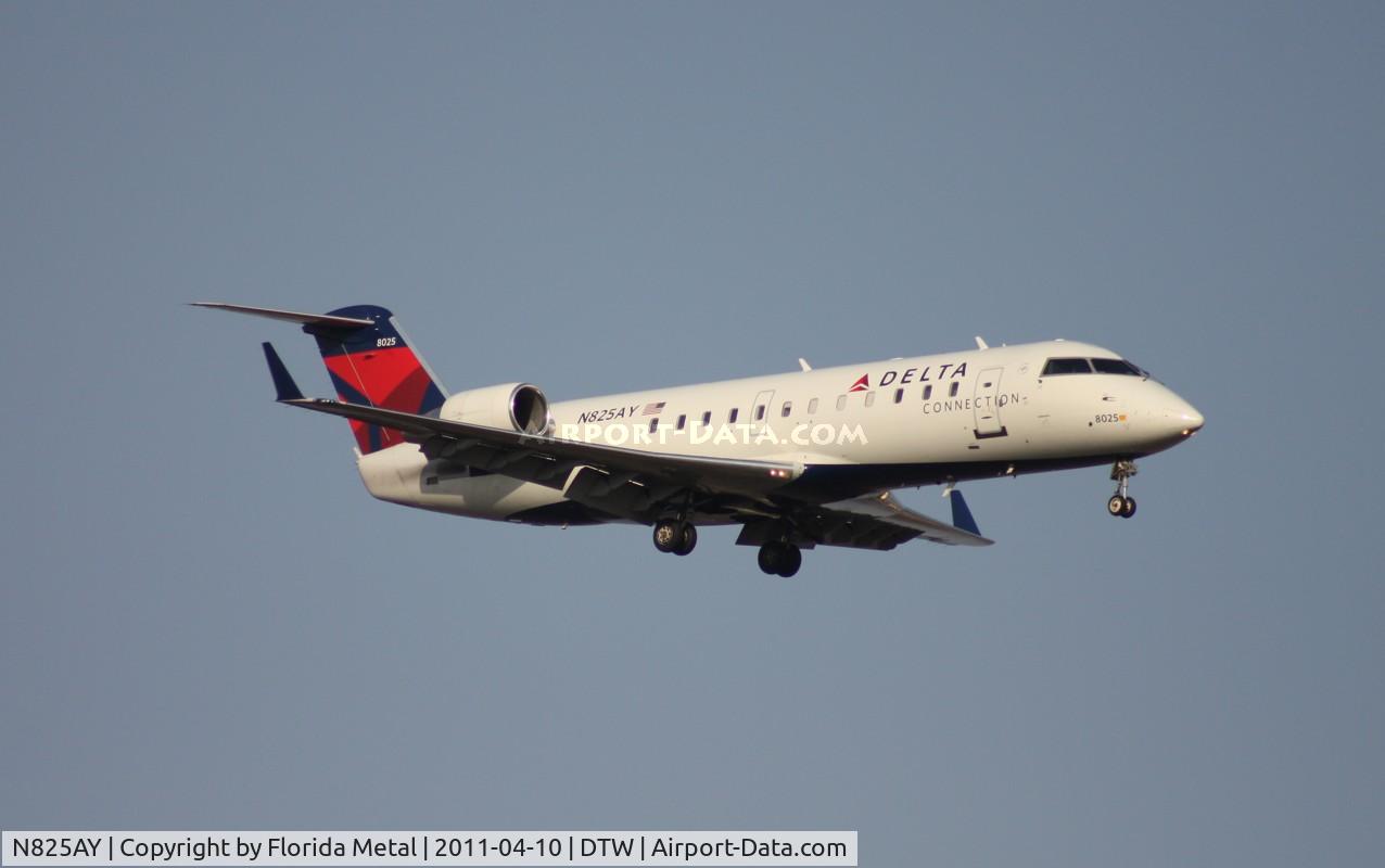N825AY, 2005 Bombardier CRJ-200LR (CL-600-2B19) C/N 8025, Pinnacle CRJ