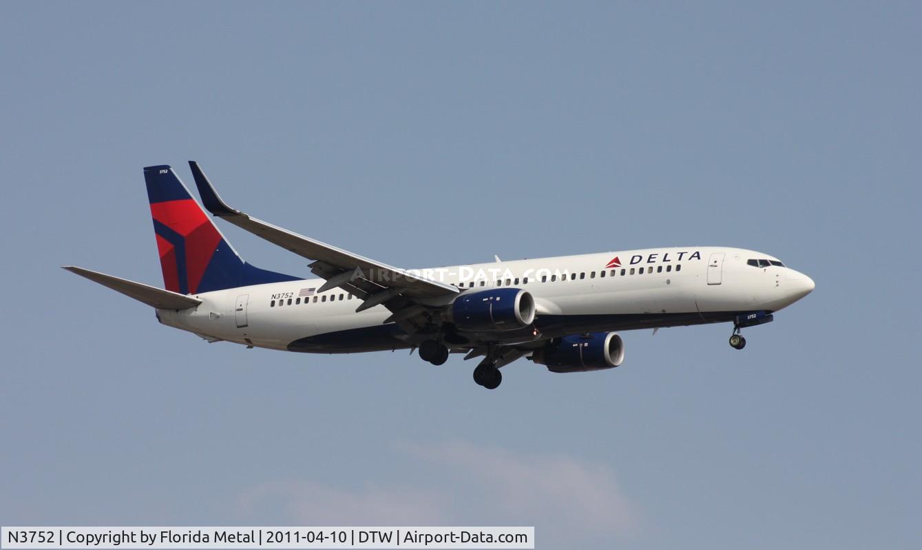 N3752, 2001 Boeing 737-832 C/N 30492, Delta 737-800