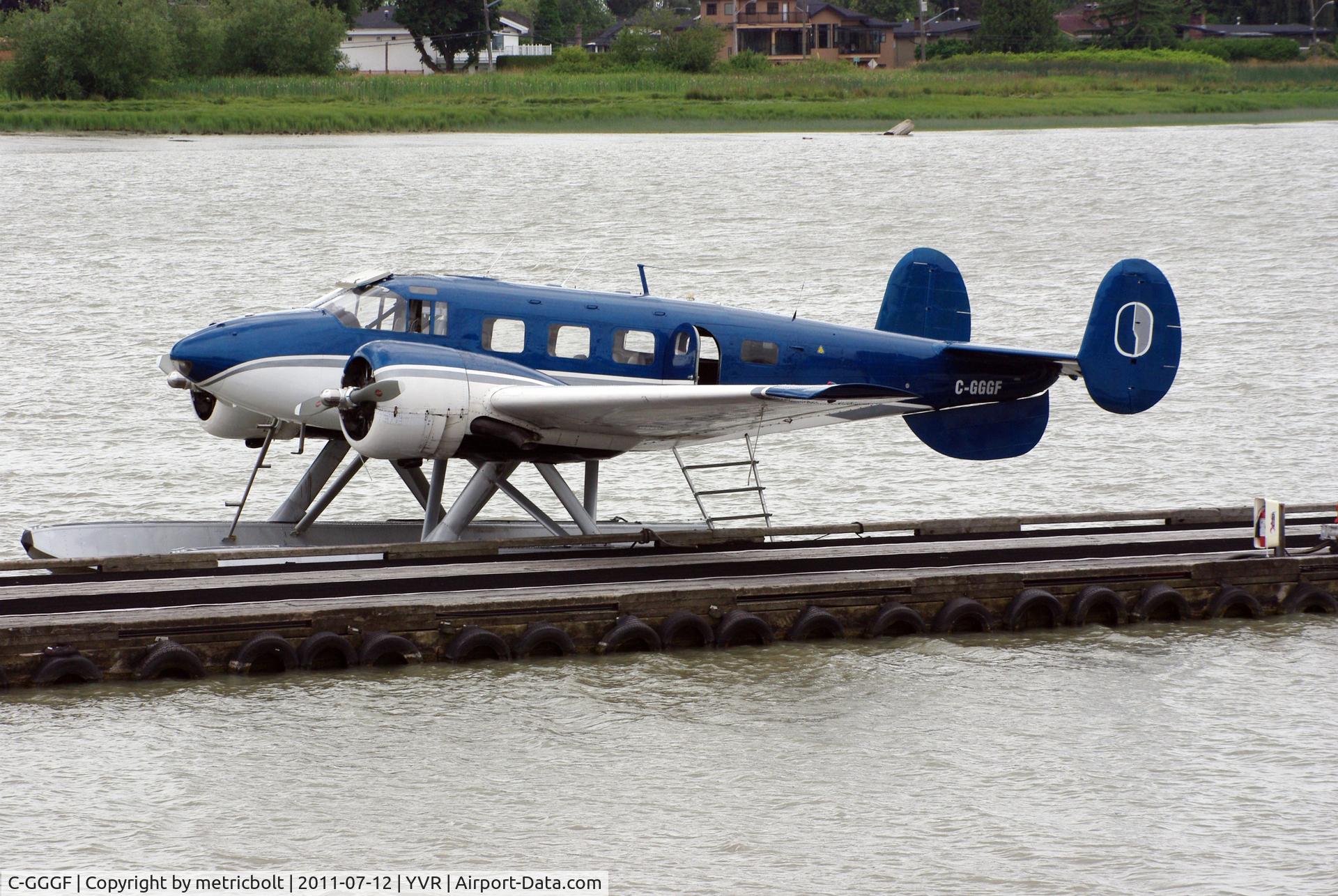 C-GGGF, 1953 Beech Expeditor 3NM C/N CA-267, At the loading dock