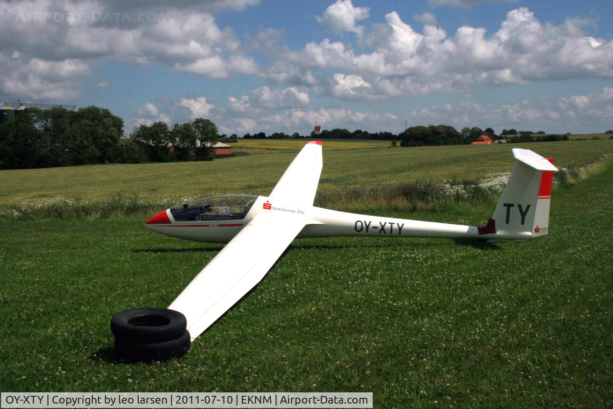 OY-XTY, 1990 Rolladen-Schneider LS-4a C/N 4812, EKNM Mors aerodrome 10.7.11