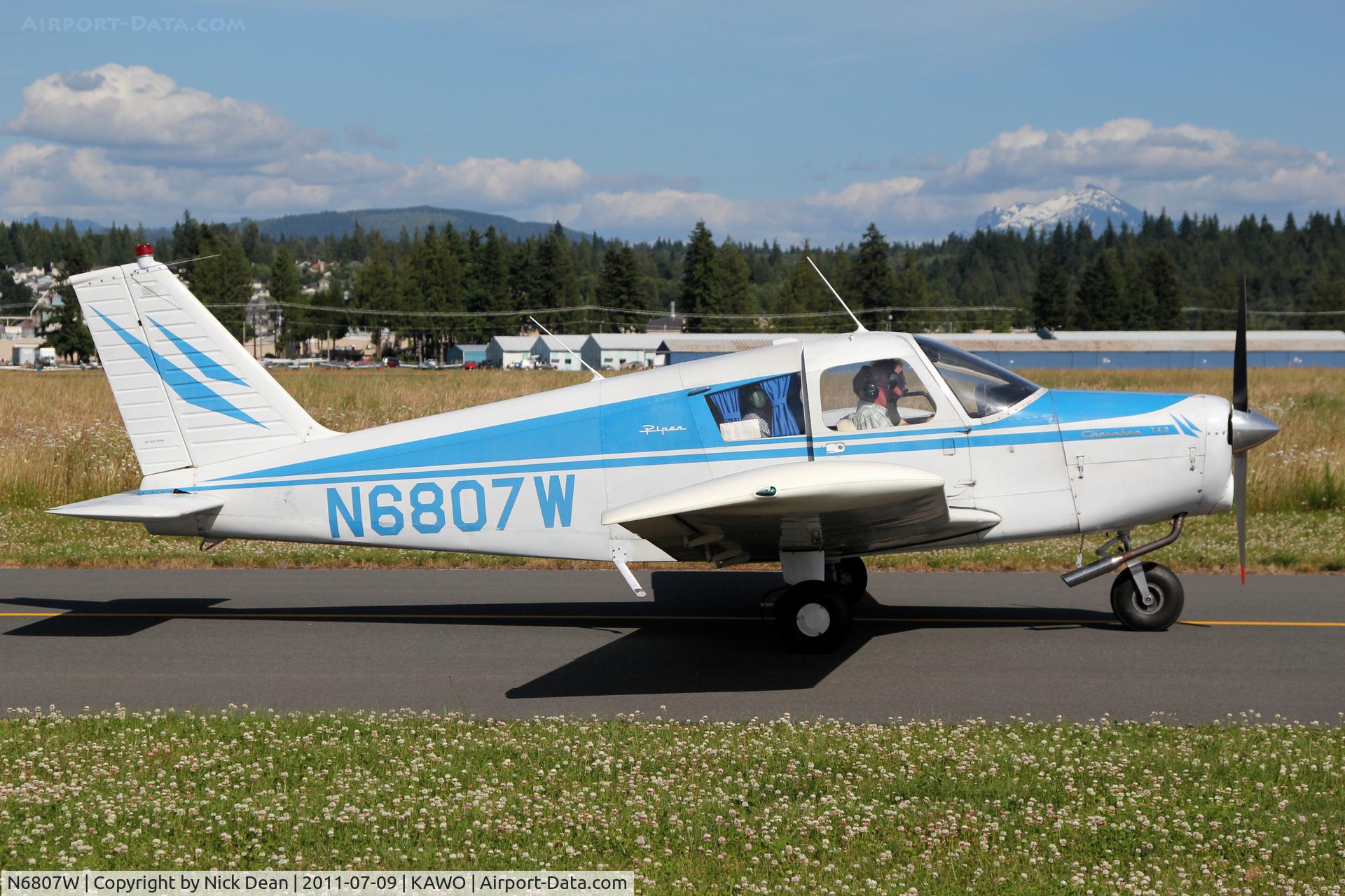 N6807W, 1965 Piper PA-28-140 C/N 28-20943, KAWO/AWO