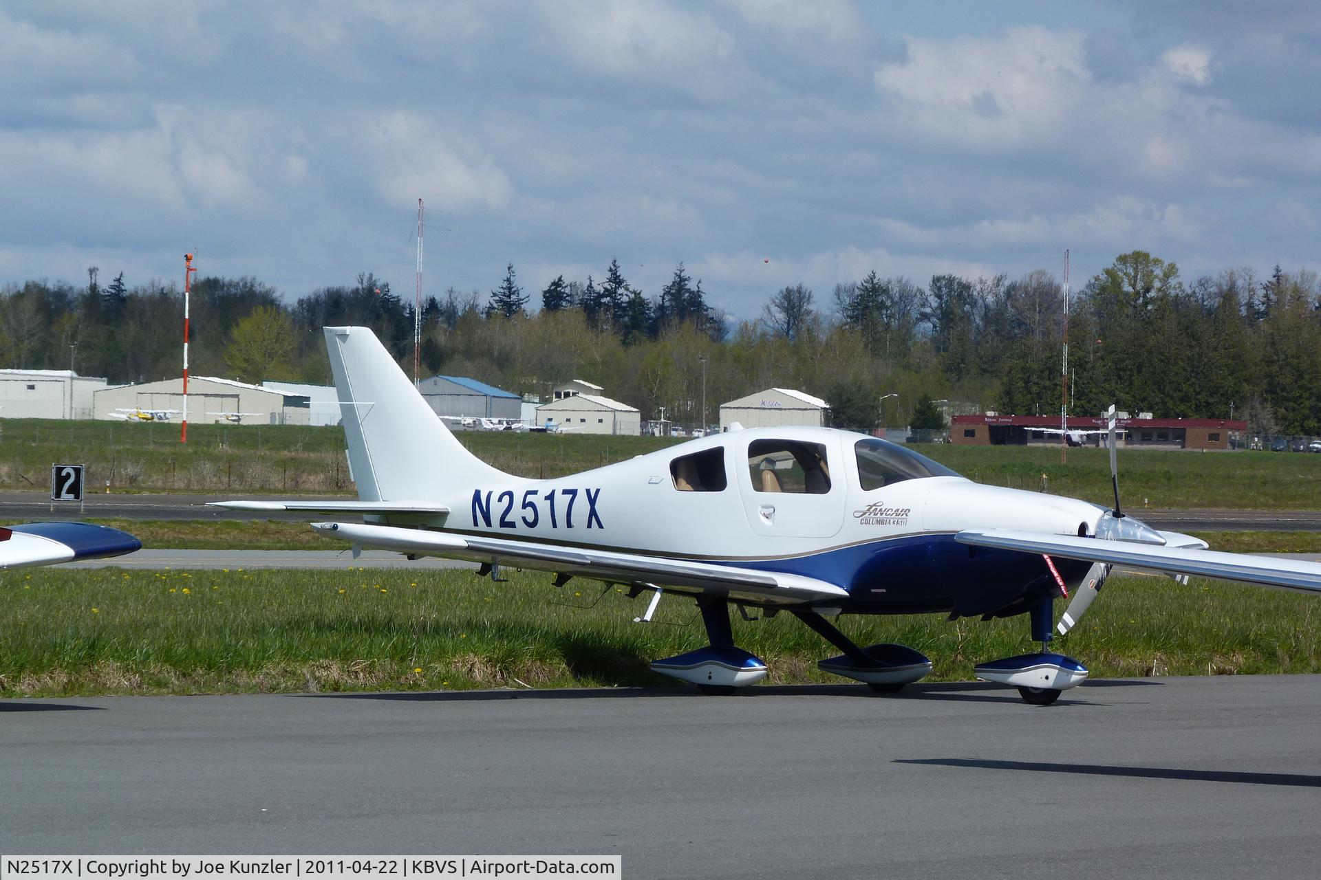 N2517X, 2005 Lancair LC42-550FG C/N 42081, N2517X on the KBVS/Skagit Regional tarmac...