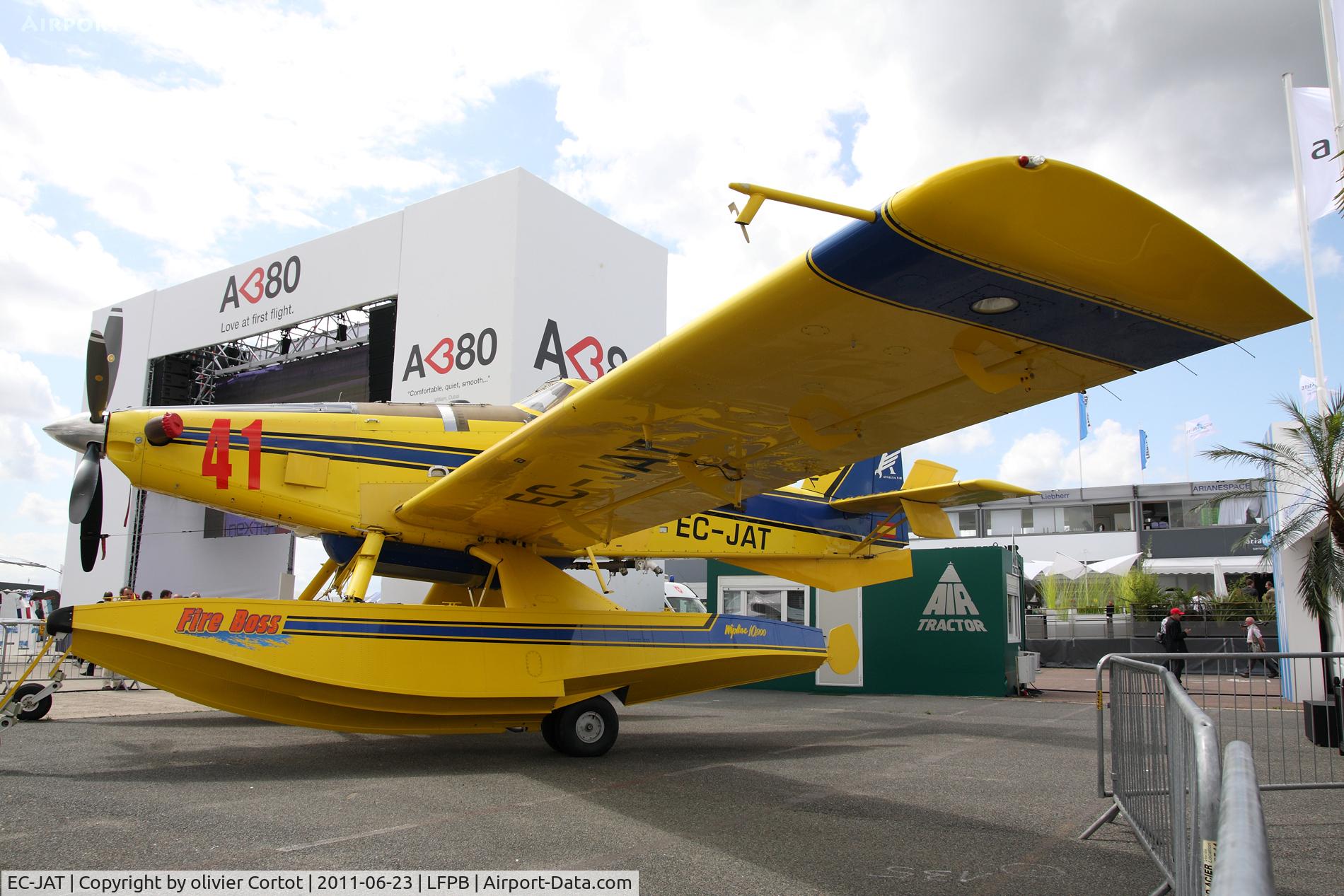 EC-JAT, Air Tractor AT-802A C/N 802A-0179, paris air show 2011