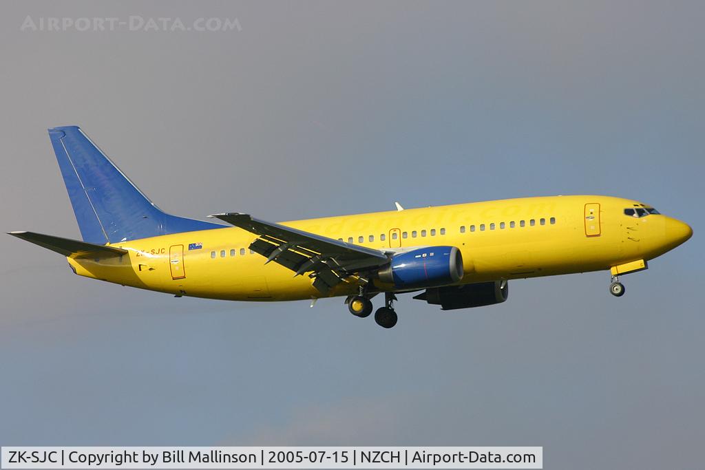 ZK-SJC, 1998 Boeing 737-3U3 C/N 28738, BANANA !