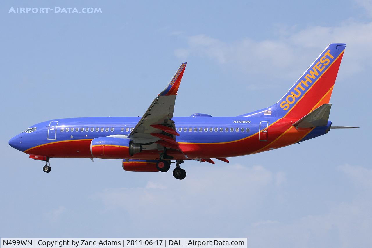 N499WN, 2005 Boeing 737-7H4 C/N 32481, At Dallas Love Field