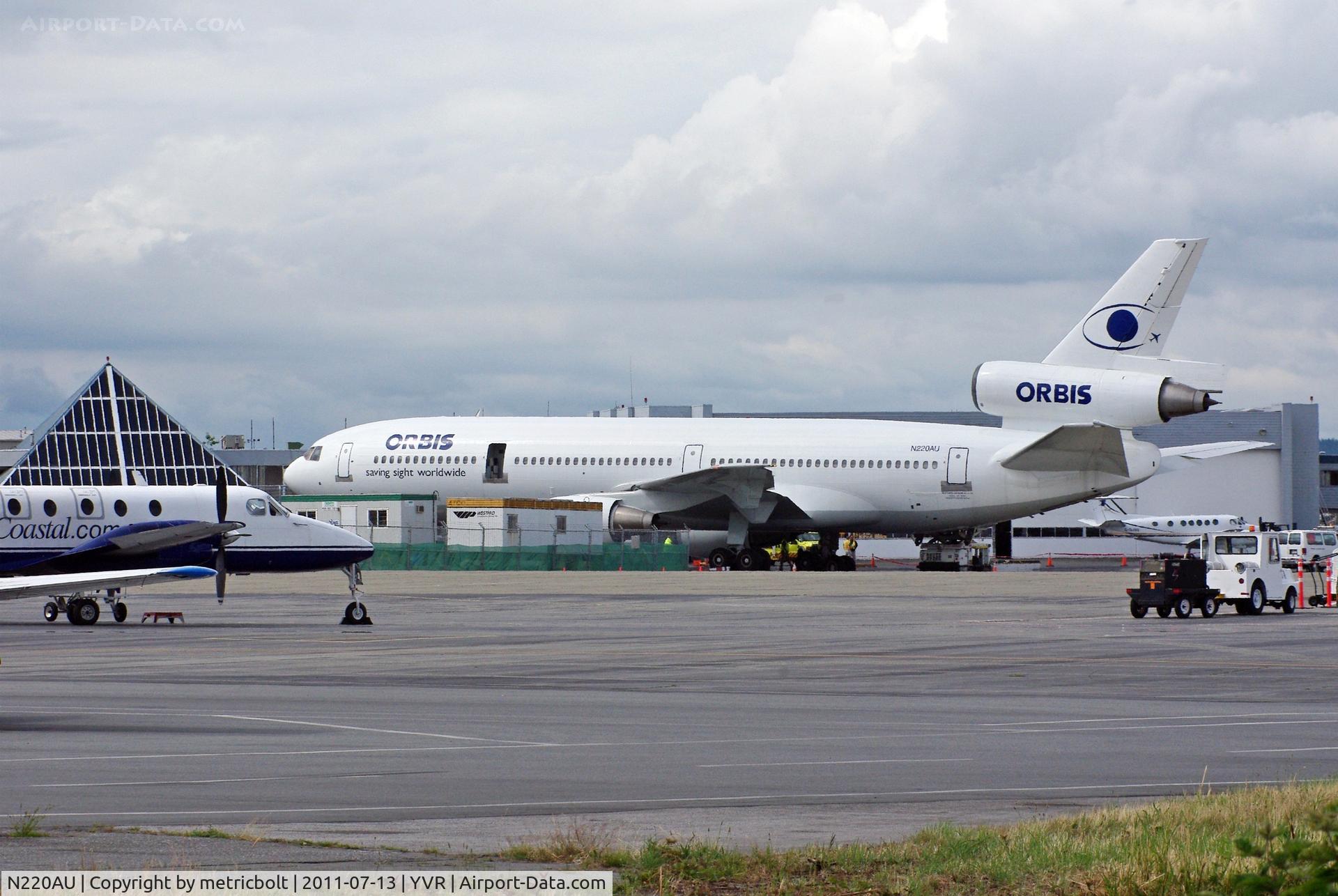 N220AU, 1971 Douglas DC-10-10 C/N 46501, on the ramp