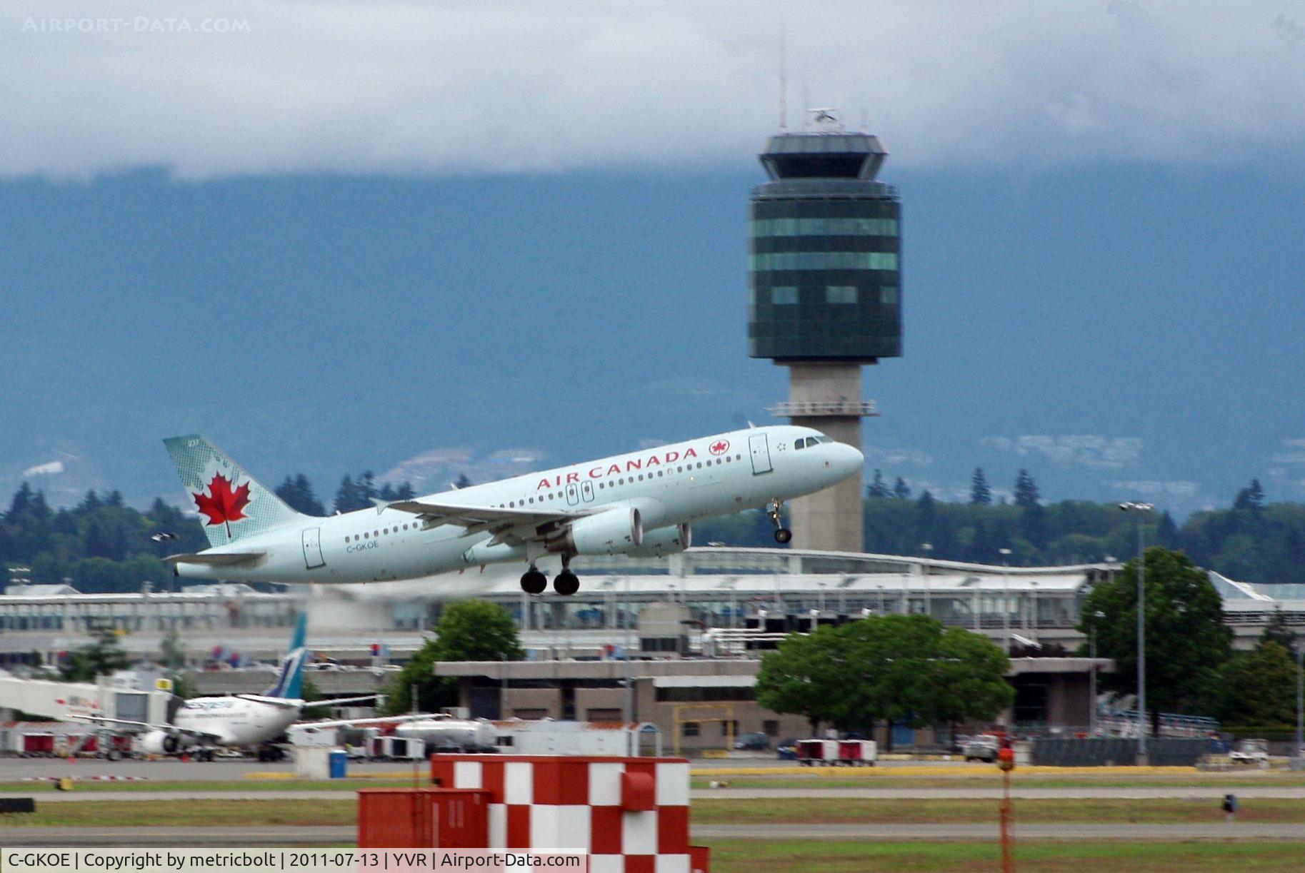 C-GKOE, 2002 Airbus A320-214 C/N 1874, take off from YVR