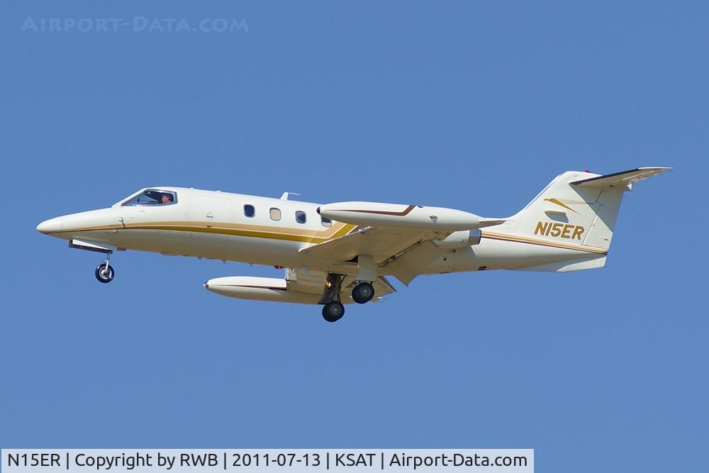N15ER, 1979 Gates Learjet 25D C/N 267, Landing 12R