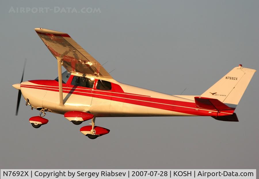 N7692X, 1961 Cessna 172B C/N 17248192, Oshkosh 2007