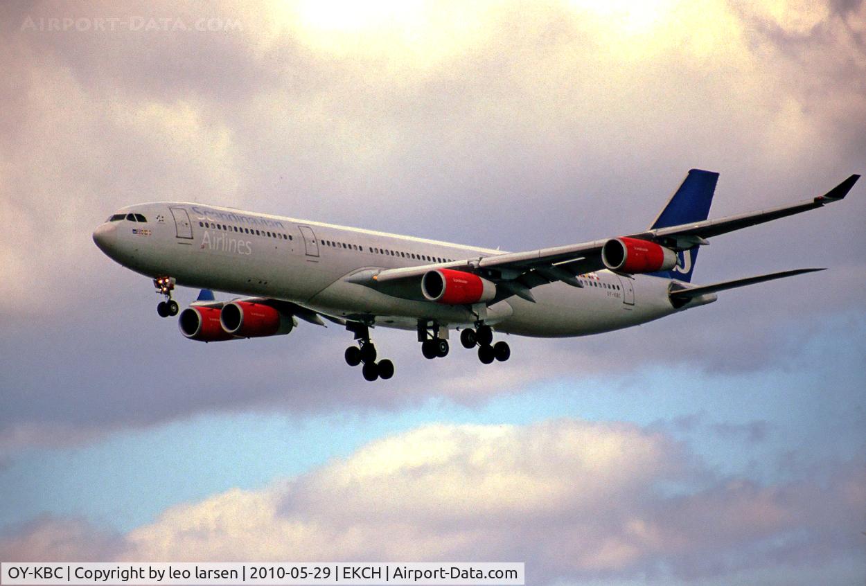 OY-KBC, 2002 Airbus A340-313X C/N 467, On final to CPH R-22L 29.5.10