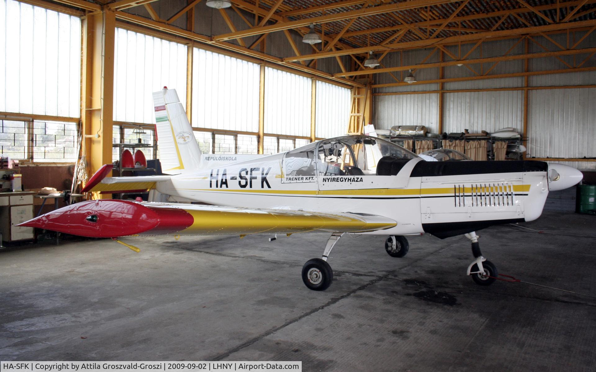 HA-SFK, 1980 Zlin Z-142 C/N 0220, Nyiregyháza Airport, Tréner Kft. hangar