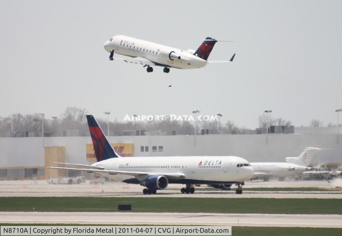 N8710A, 2002 Bombardier CRJ-200 (CL-600-2B19) C/N 7710, Pinnacle CRJ