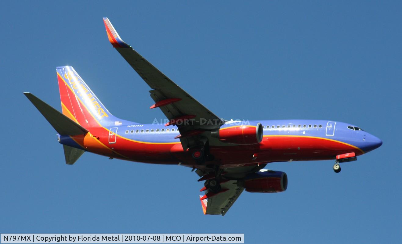N797MX, 2001 Boeing 737-7H4 C/N 27890, Southwest 737