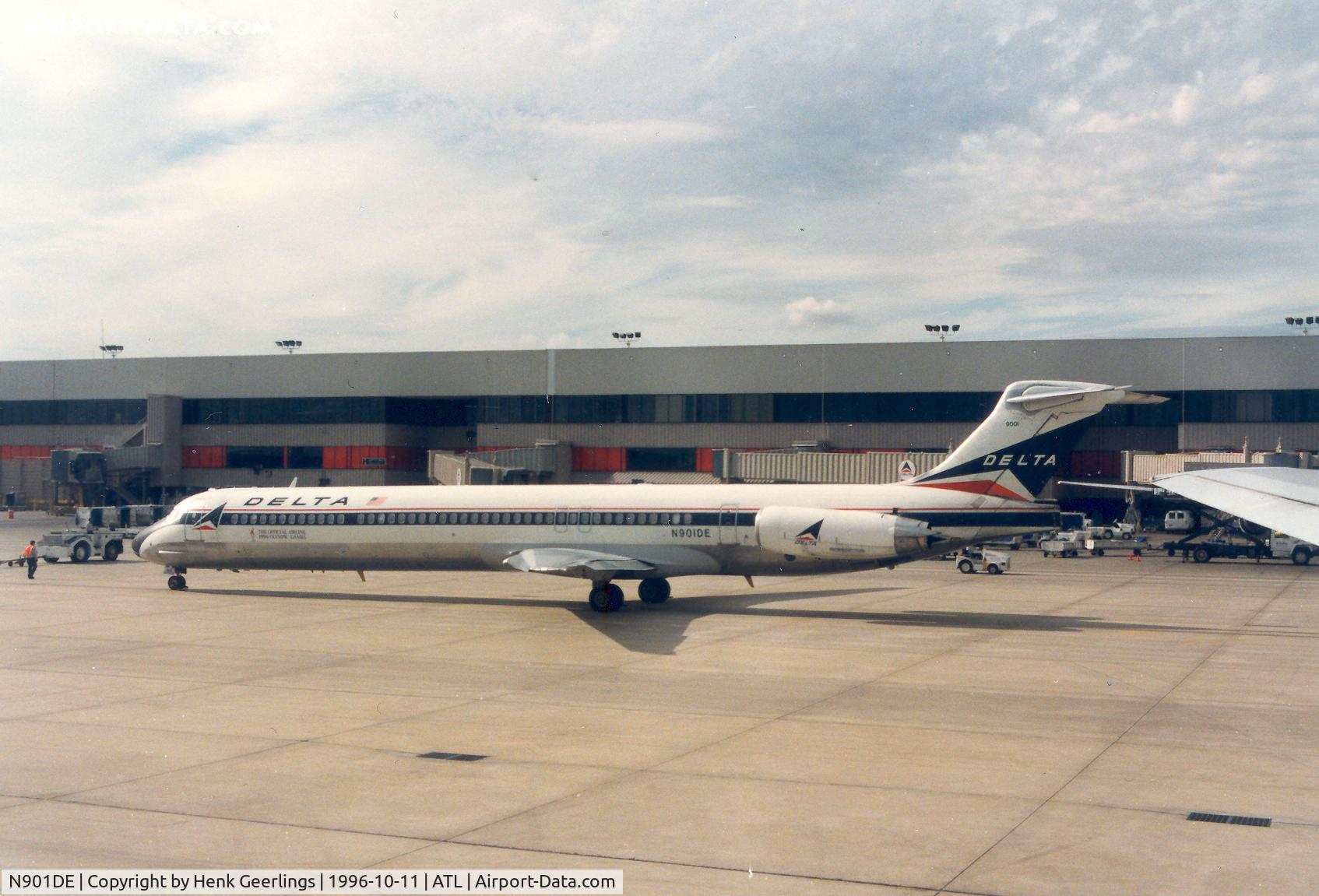 N901DE, 1992 McDonnell Douglas MD-88 C/N 53378, Delta