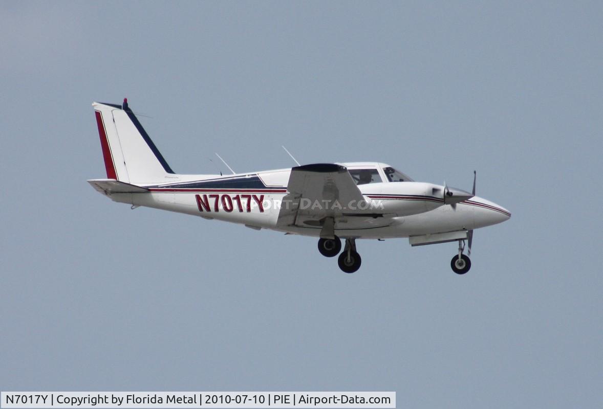N7017Y, 1963 Piper PA-30 Twin Comanche C/N 30-18, Piper PA30