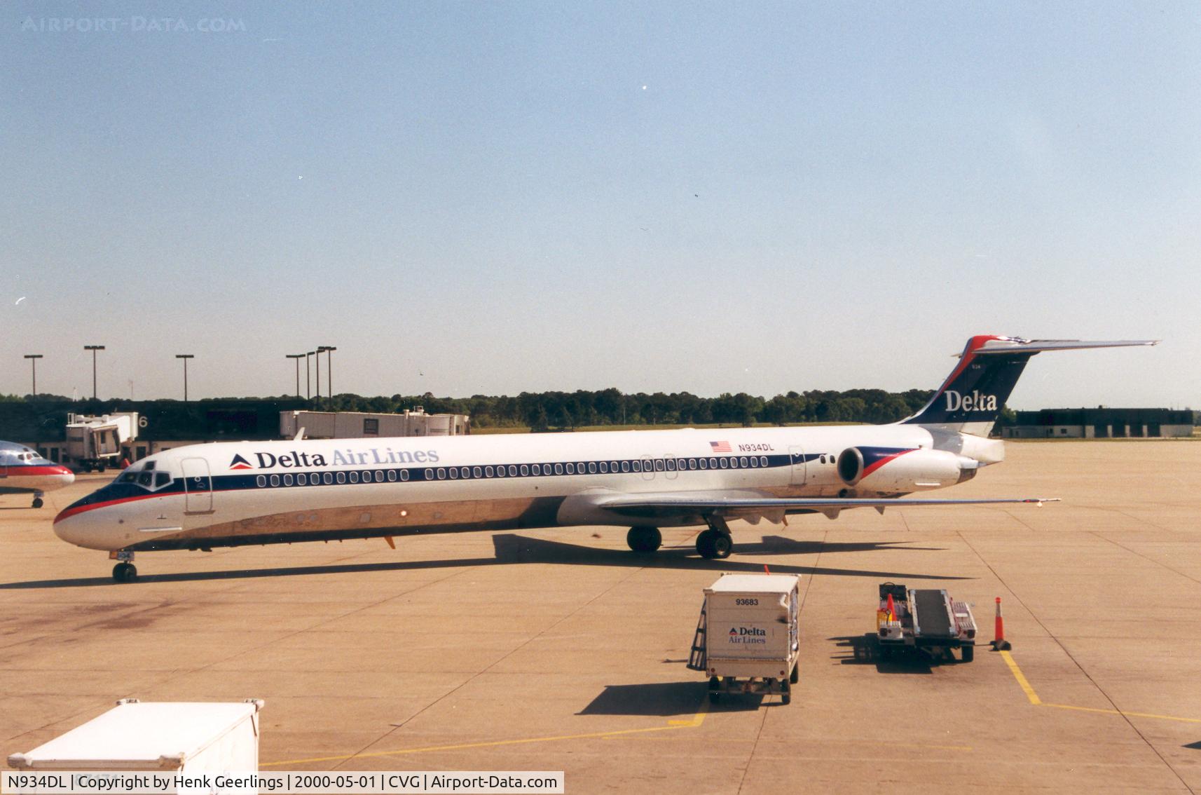 N934DL, 1989 McDonnell Douglas MD-88 C/N 49721, Delta