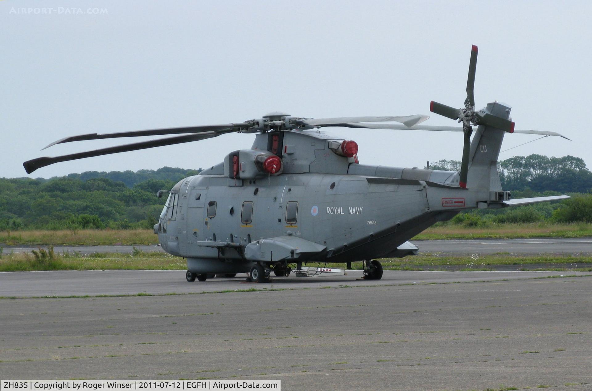 ZH835, 1999 AgustaWestland EH-101 Merlin HM.1 C/N 50067/RN15, Stop-over by a Fleet Air Arm Merlin of 824 NAS, coded (5)87/CU.