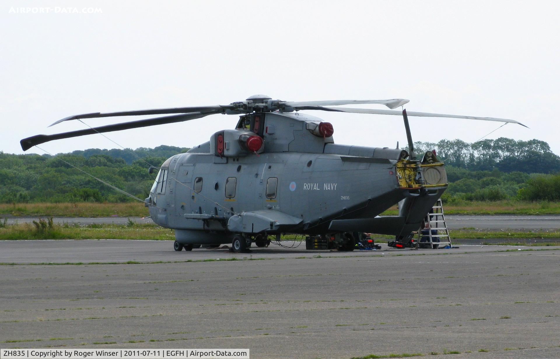 ZH835, 1999 AgustaWestland EH-101 Merlin HM.1 C/N 50067/RN15, Stop-over by a Fleet Air Arm Merlin of 824 NAS, coded (5)87/CU.