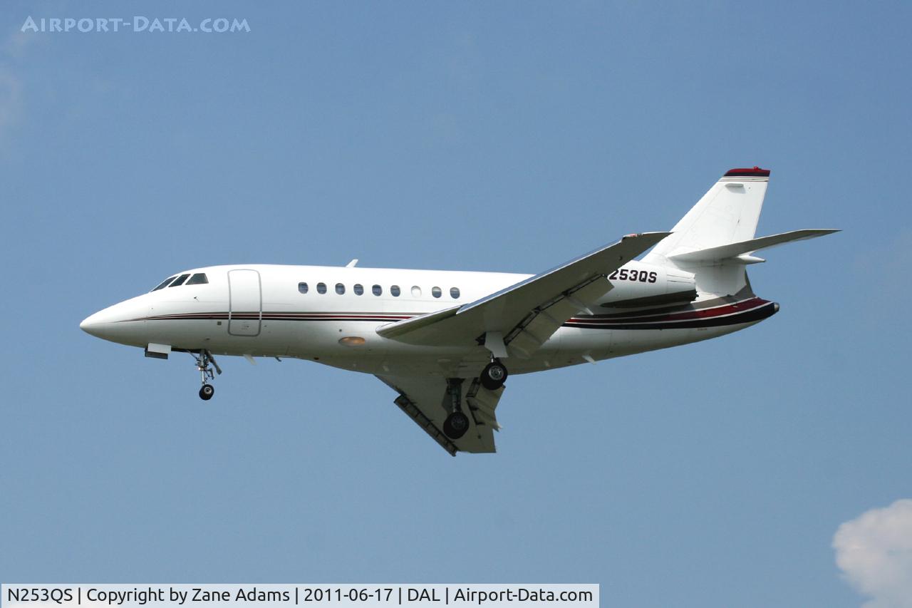 N253QS, 2001 Dassault Falcon 2000 C/N 153, Landing at Dallas Love Field