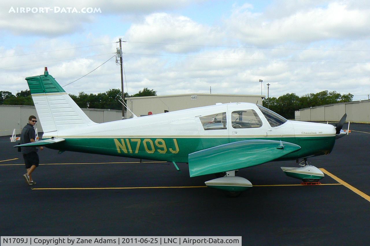 N1709J, 1968 Piper PA-28-140 C/N 28-24118, At the Lancaster Municipal Airport open house.