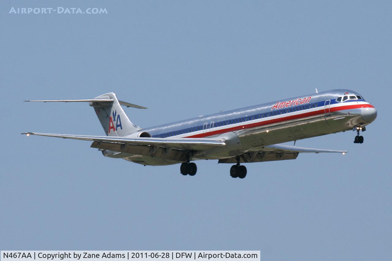 N467AA, 1988 McDonnell Douglas MD-82 (DC-9-82) C/N 49597, American Airlines landing at DFW Airport.