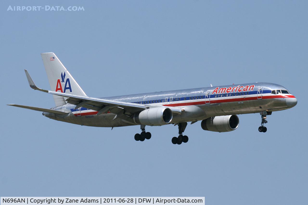 N696AN, 1994 Boeing 757-223 C/N 26976, American Airlines landing at DFW Airport.