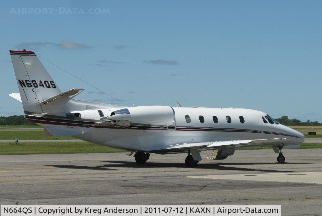 N664QS, 2002 Cessna 560XL Citation Excel C/N 560-5264, Cessna 560XL Excel on the ramp.