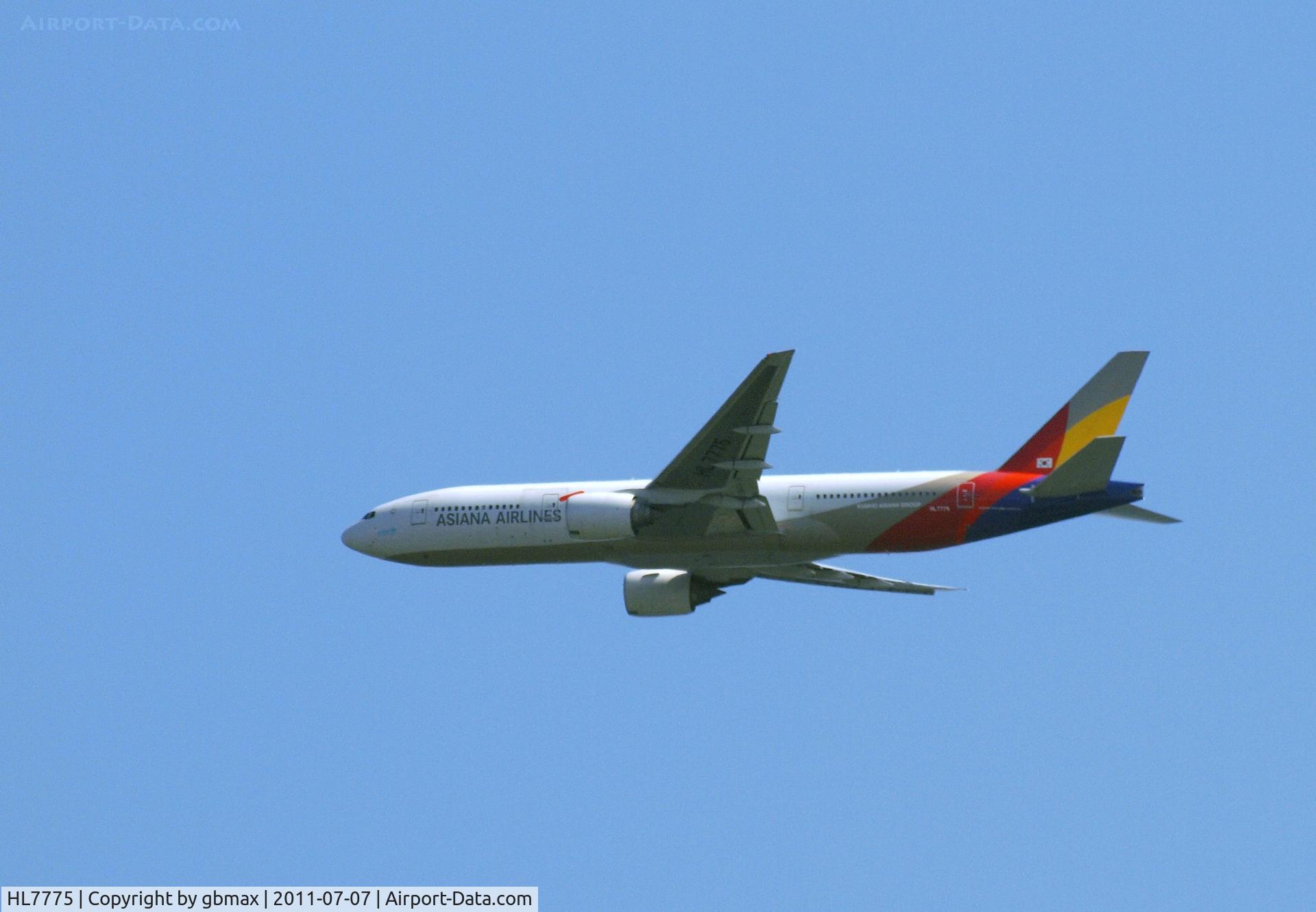 HL7775, 2008 Boeing 777-28E/ER C/N 30862, Going @ ~3,500 feet to a landing at JFK