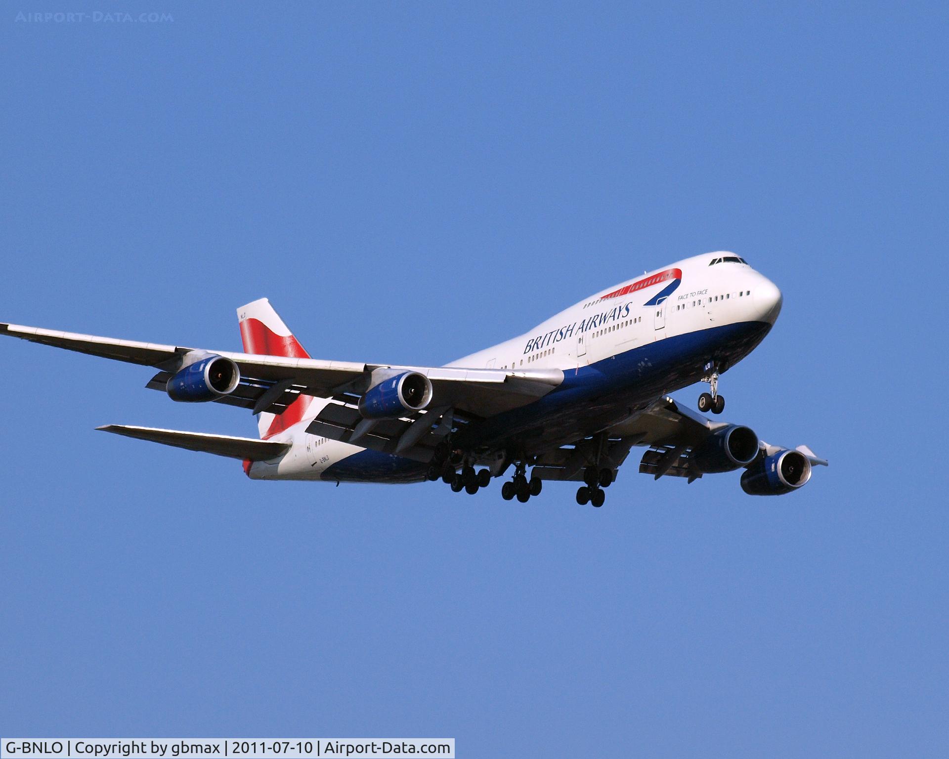 G-BNLO, 1990 Boeing 747-436 C/N 24057, Going to a landing at JFK