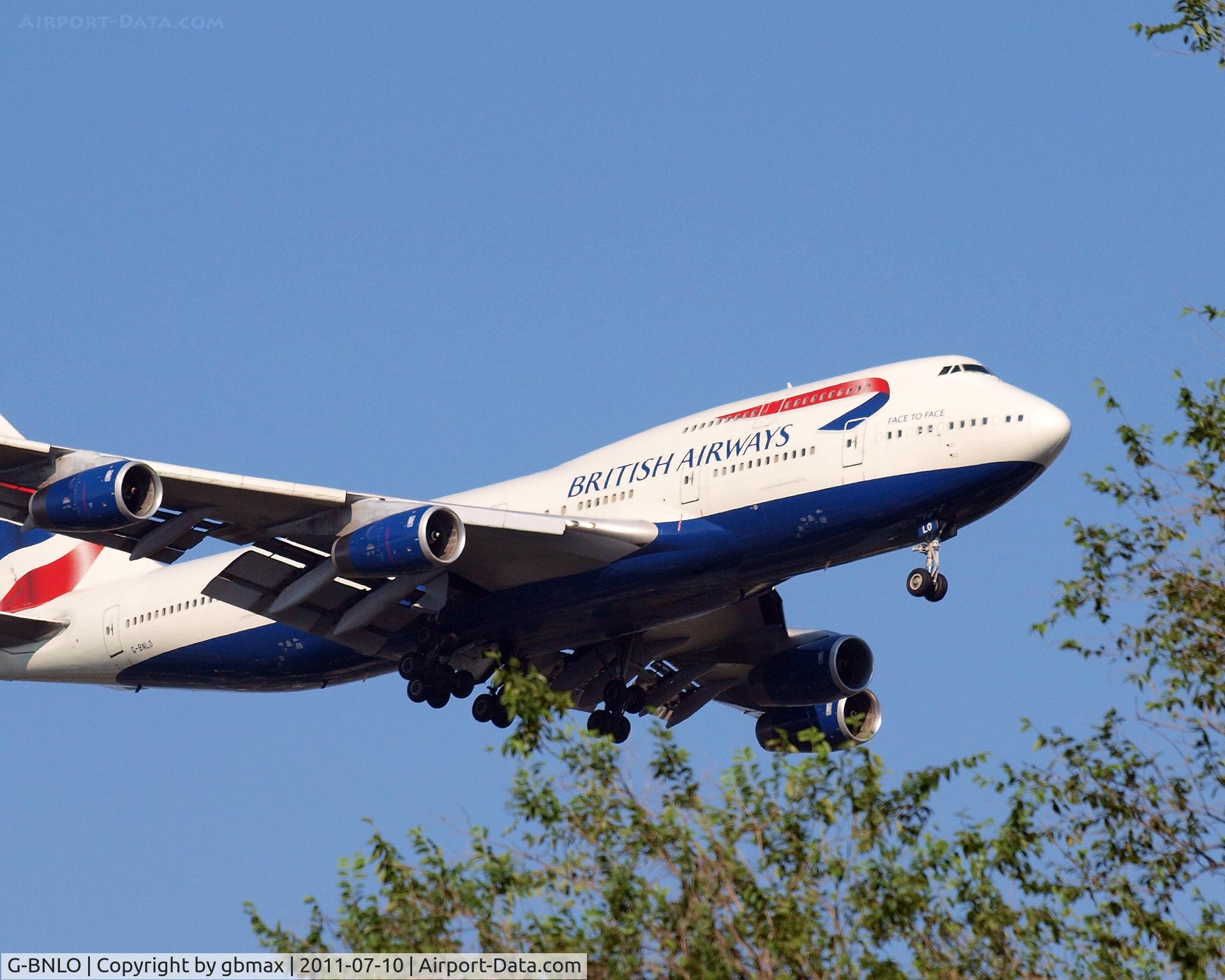 G-BNLO, 1990 Boeing 747-436 C/N 24057, Going to a landing at JFK