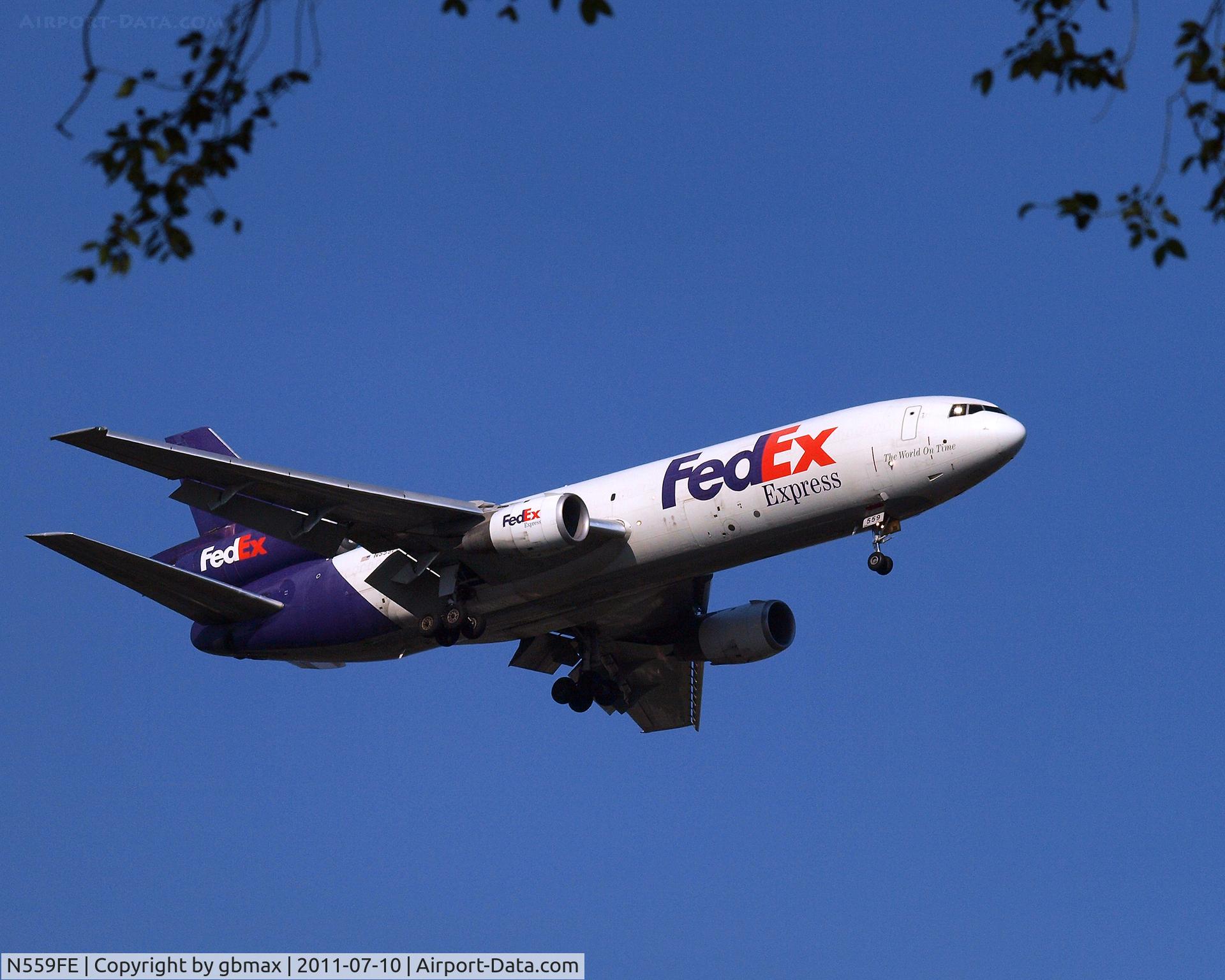 N559FE, 1973 McDonnell Douglas MD-10-10F C/N 46930, Going to a landing at JFK