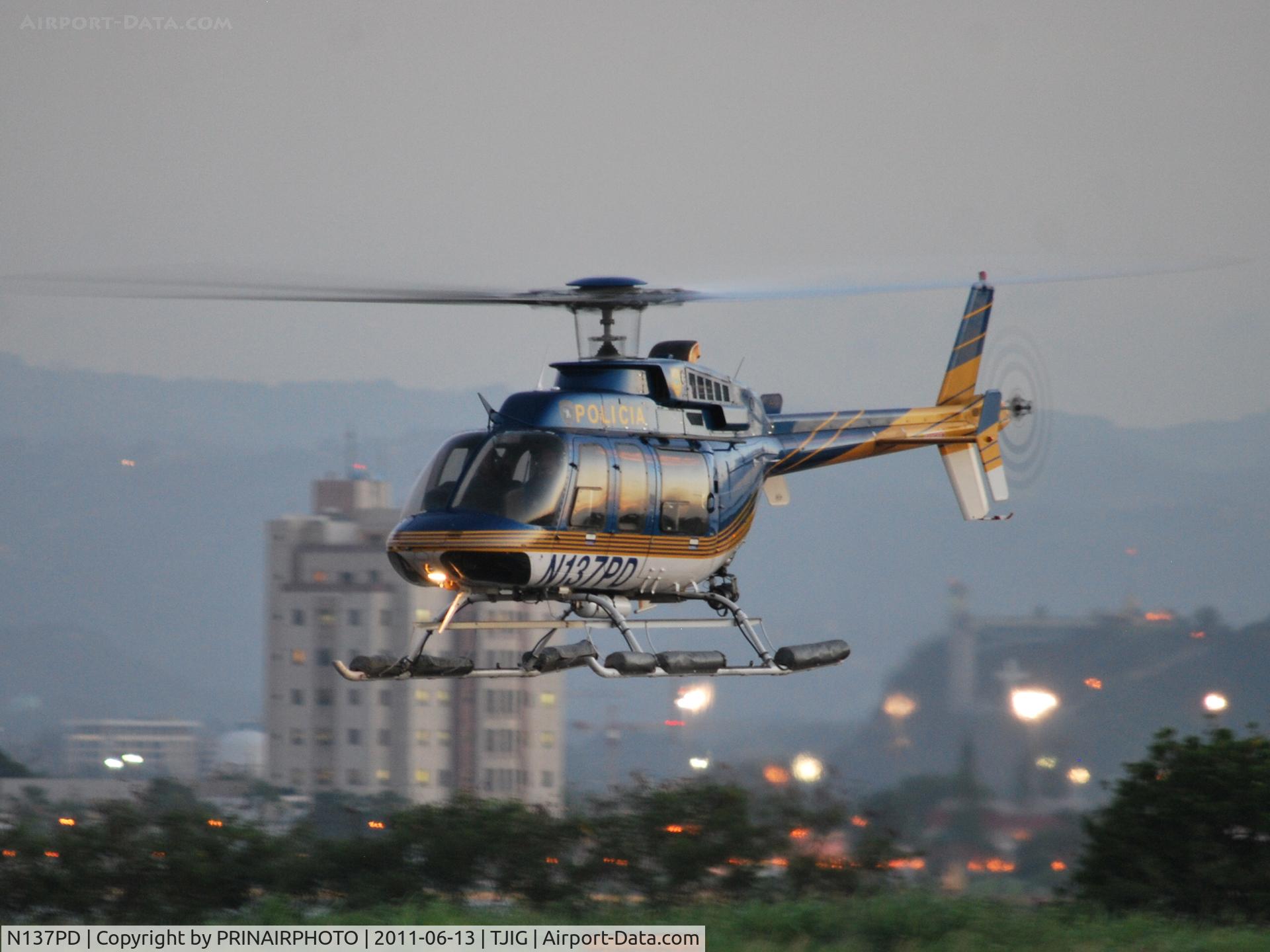 N137PD, 2000 Bell 407 C/N 53431, bell 407 hovering for take off @ isla grande,pr