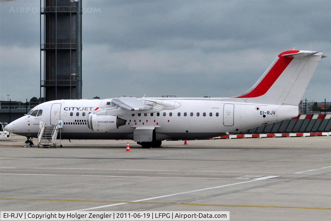 EI-RJV, 2000 British Aerospace Avro 146-RJ85A C/N E2370, Sunday rest at Terminal 4.