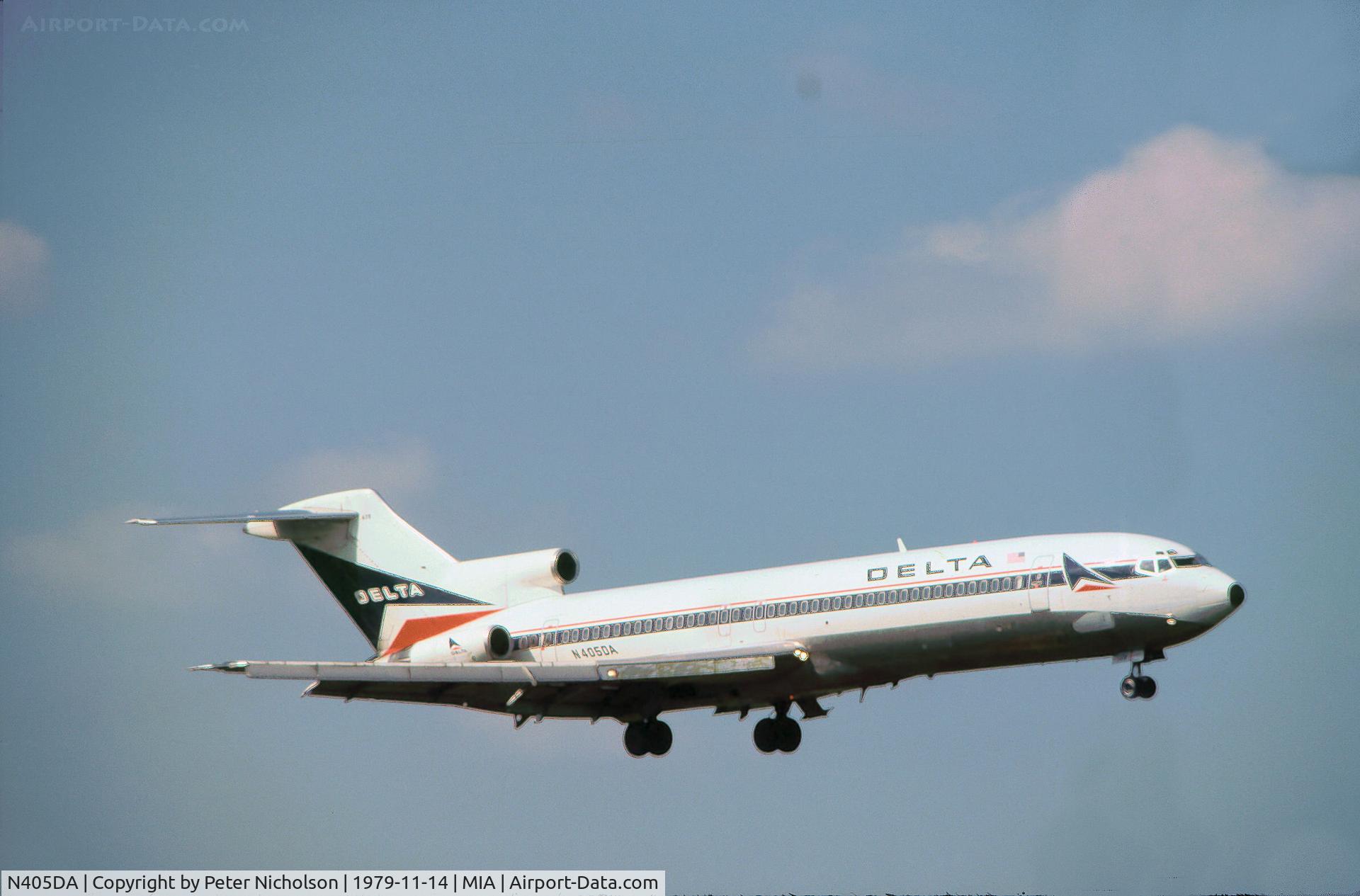 N405DA, 1975 Boeing 727-232 C/N 21149, Boeing 727-232 of Delta Air Lines on final approach to Miami International in November 1979.