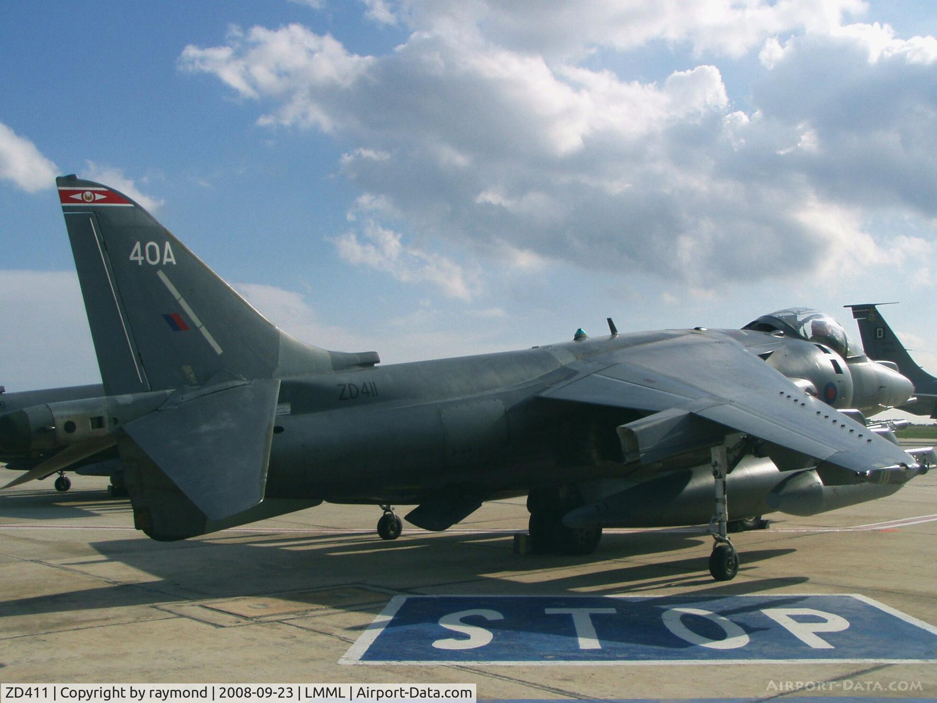 ZD411, 1989 British Aerospace Harrier GR.7A C/N P40, Harrier ZD411/40A 1Sqd RAF