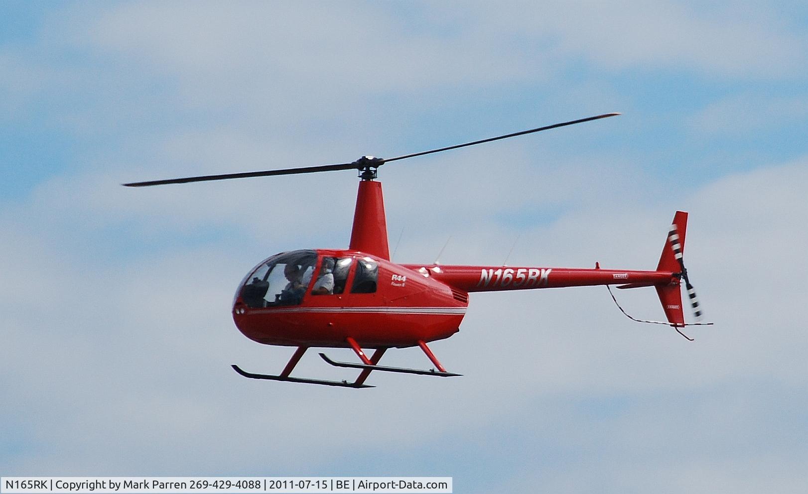N165RK, Robinson R44 II C/N 12832, Landing in parking lot at Applebee's in Benton Harbor.
