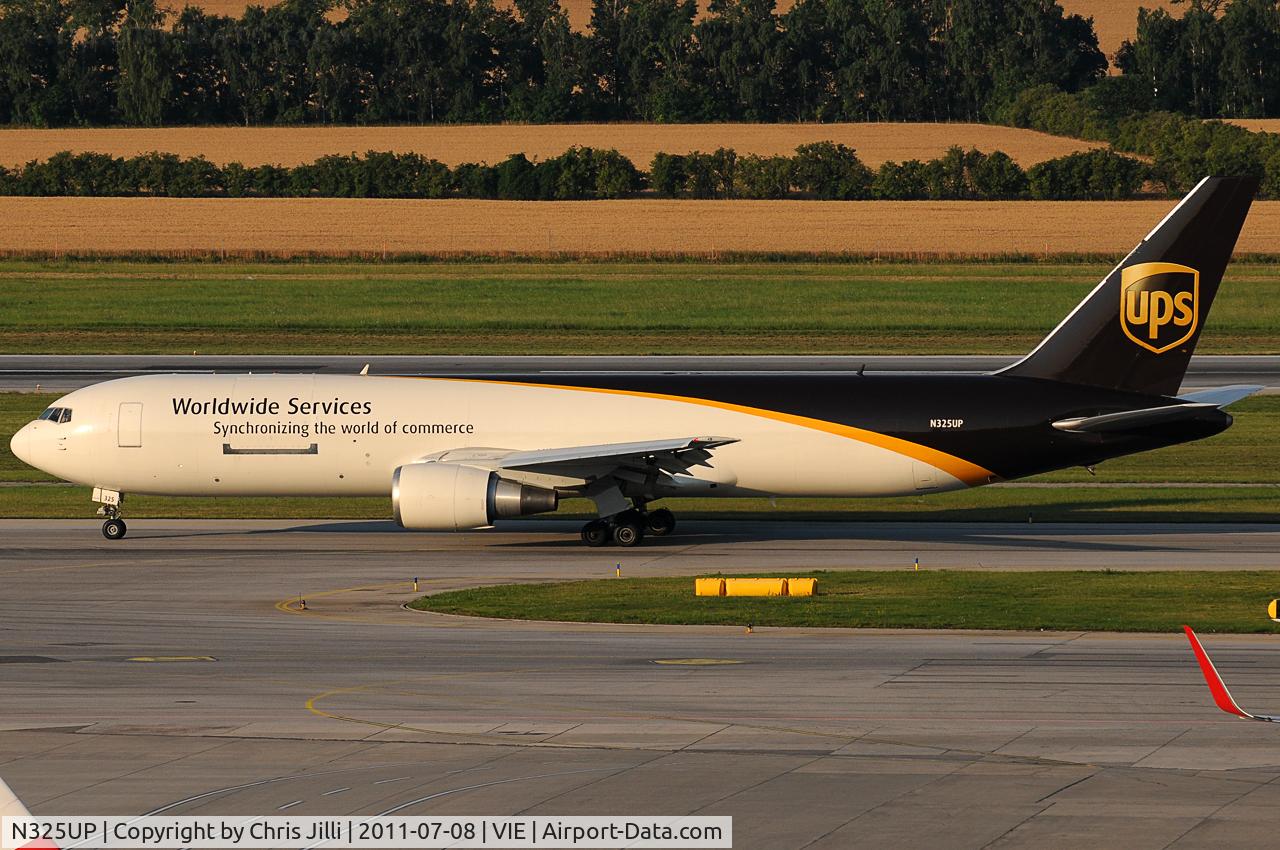 N325UP, 1998 Boeing 767-34AF C/N 27751, UPS