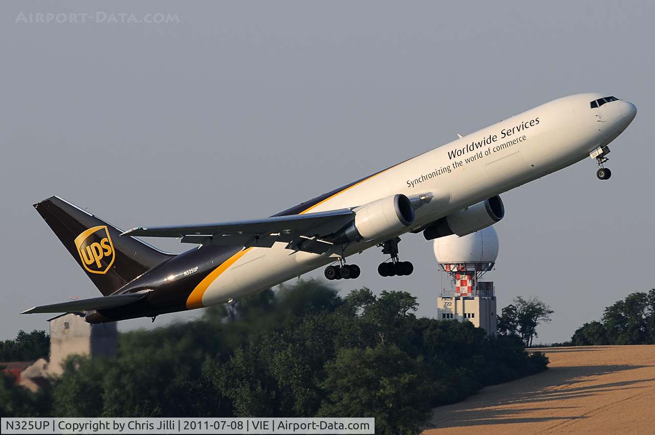 N325UP, 1998 Boeing 767-34AF C/N 27751, UPS