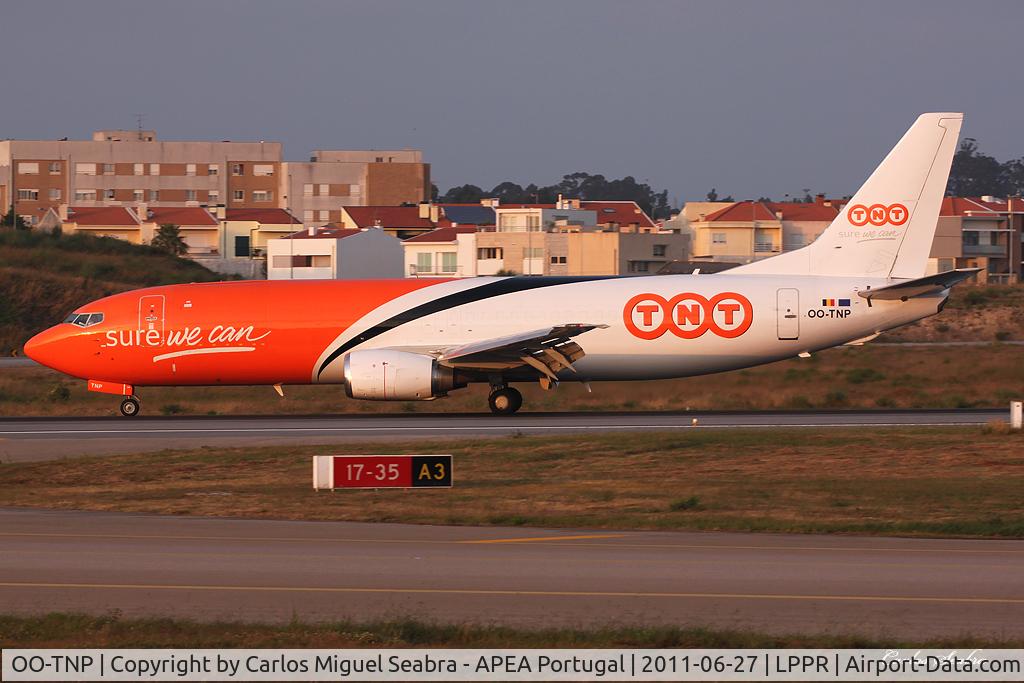 OO-TNP, 1994 Boeing 737-45D C/N 27256, Arriving at Porto