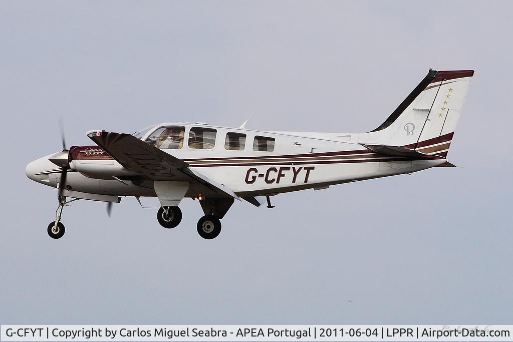 G-CFYT, 2008 Beechcraft 58 Baron C/N TH-1967, Final approach 35